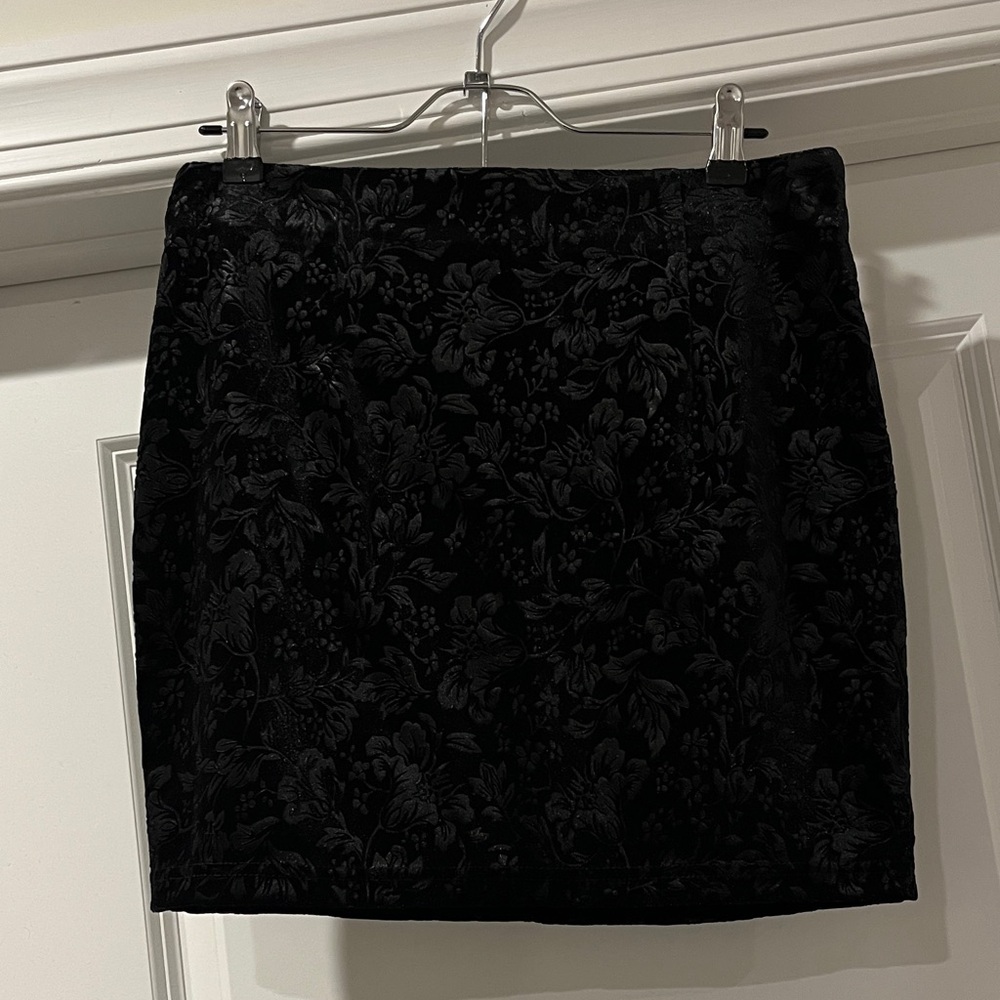 Windsor Black Floral Skirt Velvet